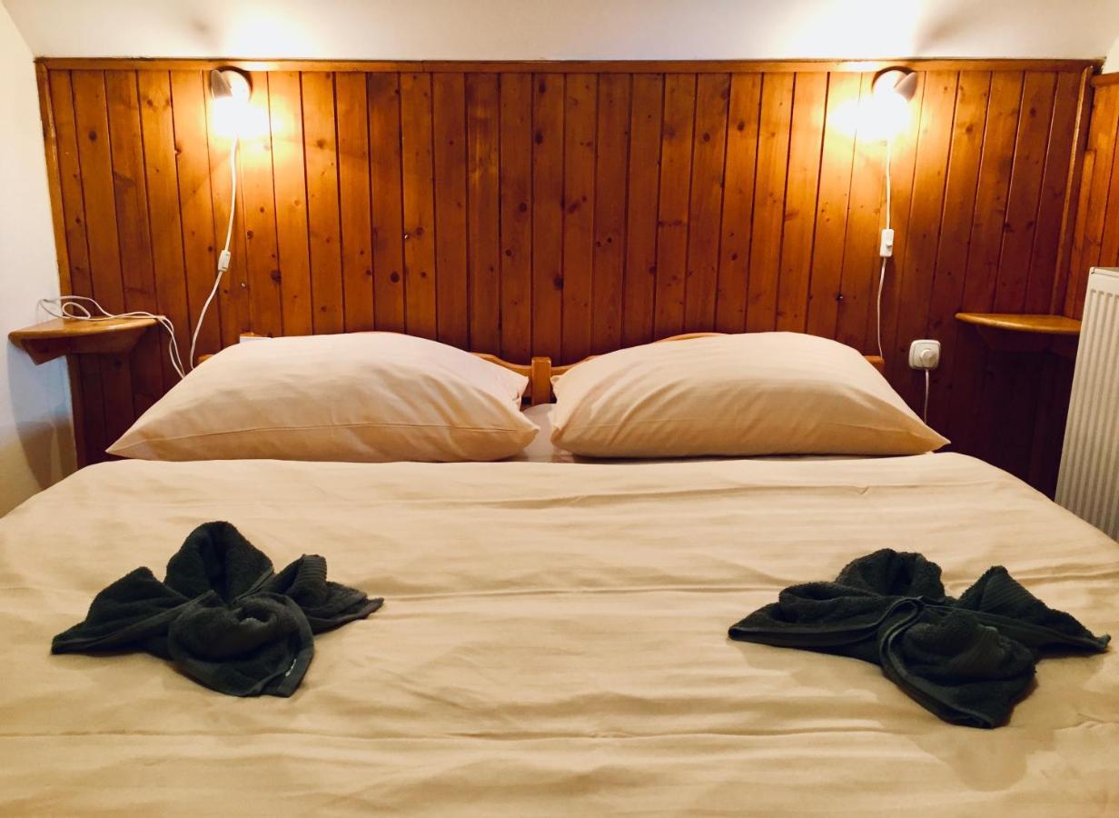 Privat Majo Hotel Liptovsky Mikulas Bagian luar foto