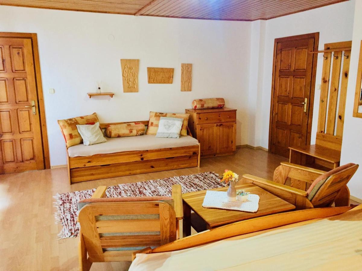 Privat Majo Hotel Liptovsky Mikulas Bagian luar foto